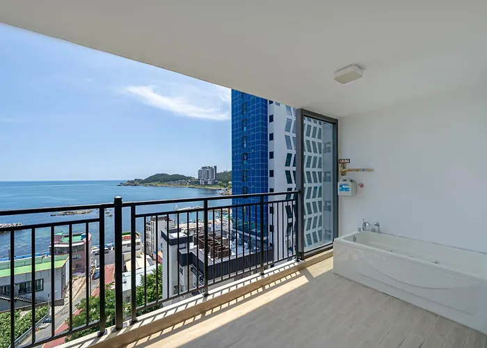 Yeonhwari 330 & Pool 2* Pusan